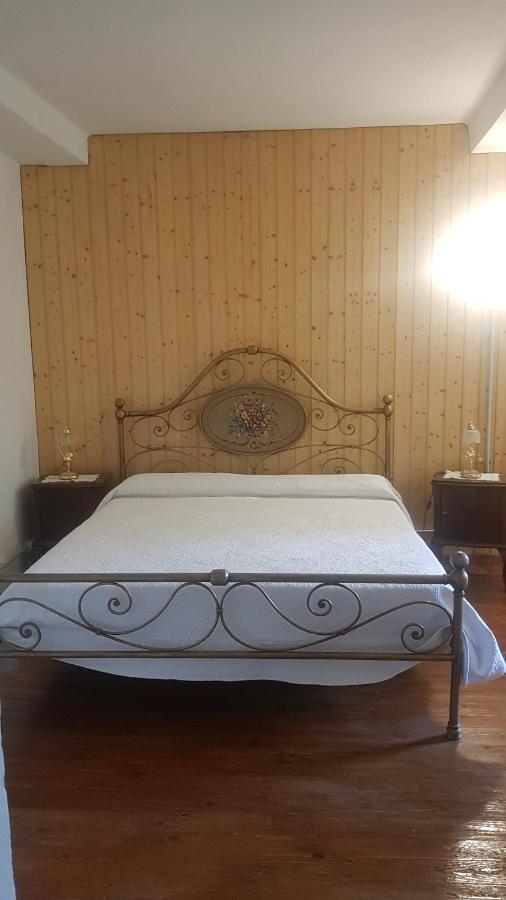 B&B Il Gatto NeroCastelveccana エクステリア 写真