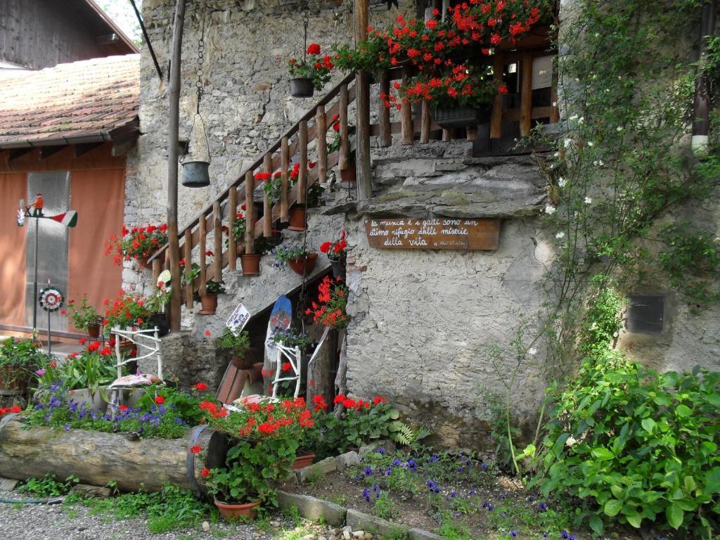 B&B Il Gatto NeroCastelveccana エクステリア 写真